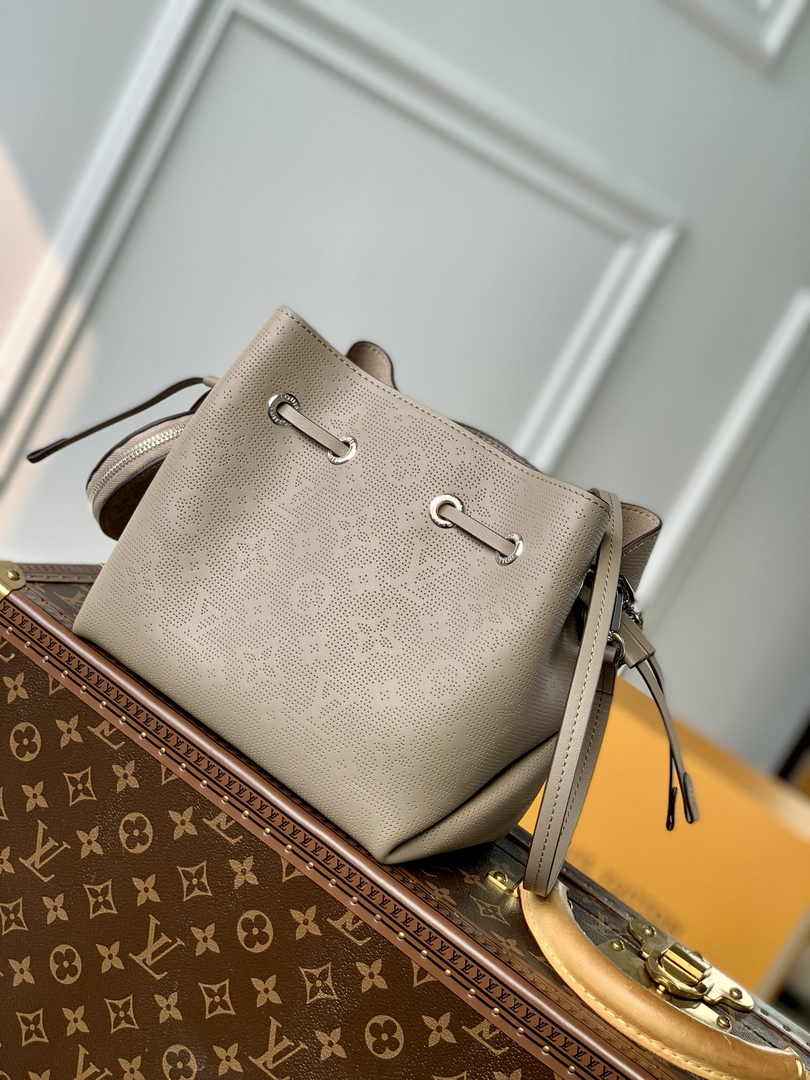 Louis Vuitton Bella Bag M21886 - Default Title - View 3