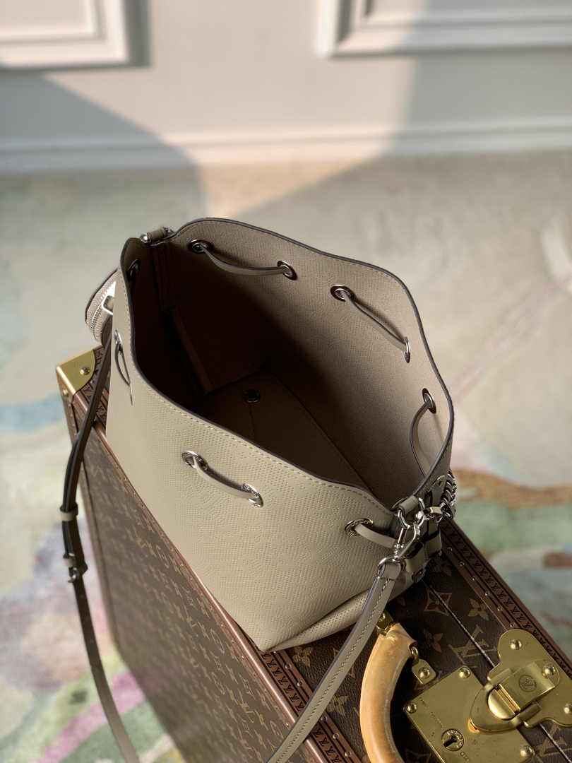 Louis Vuitton Bella Bag M21886 - Default Title - View 5