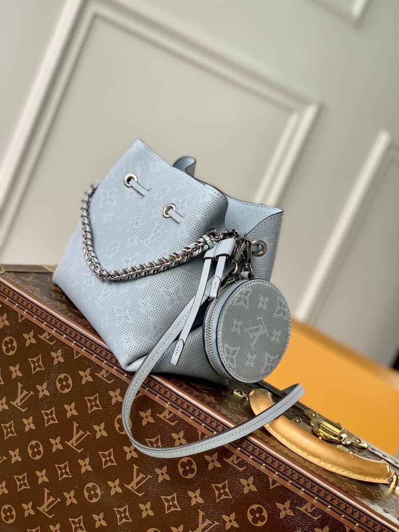 Louis Vuitton Bella Bag M21582 - Default Title - View 2
