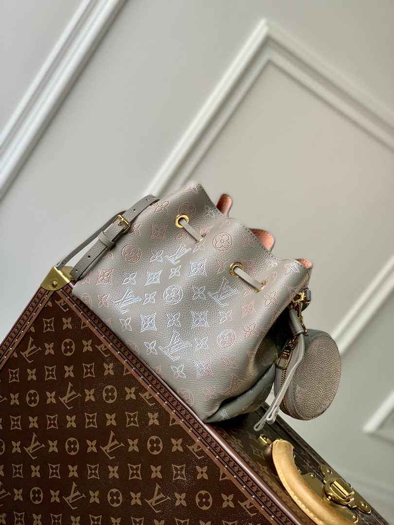Louis Vuitton Bella Bag M23388 - Default Title - View 2