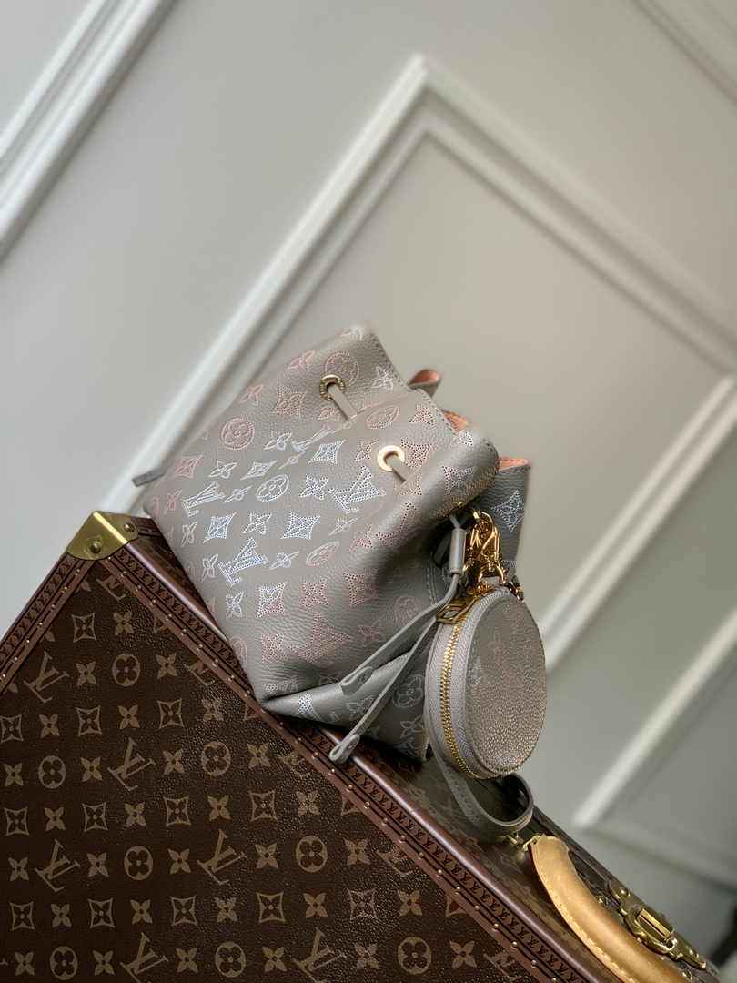 Louis Vuitton Bella Bag M23388 - Default Title - View 3