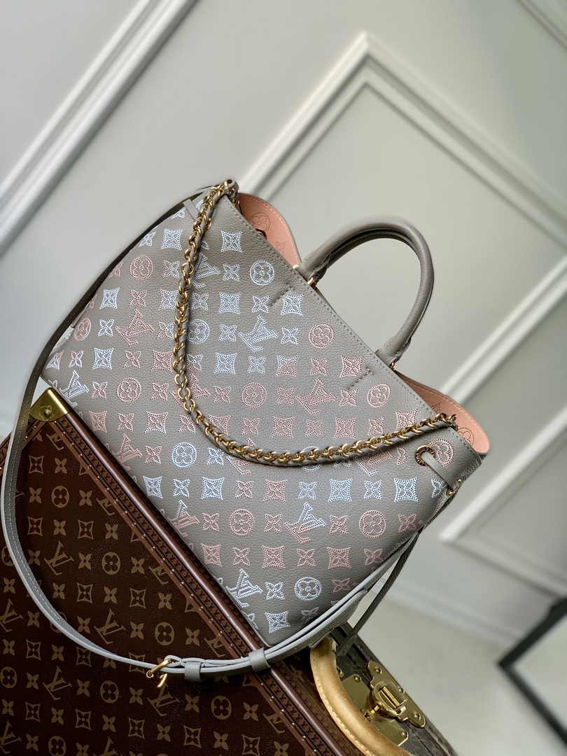 Louis Vuitton Bella Tote M23395 Gray Mahina Calfskin - Default Title - View 1