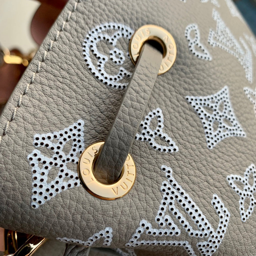 Louis Vuitton Bella Tote M23395 Gray Mahina Calfskin - Default Title - View 5