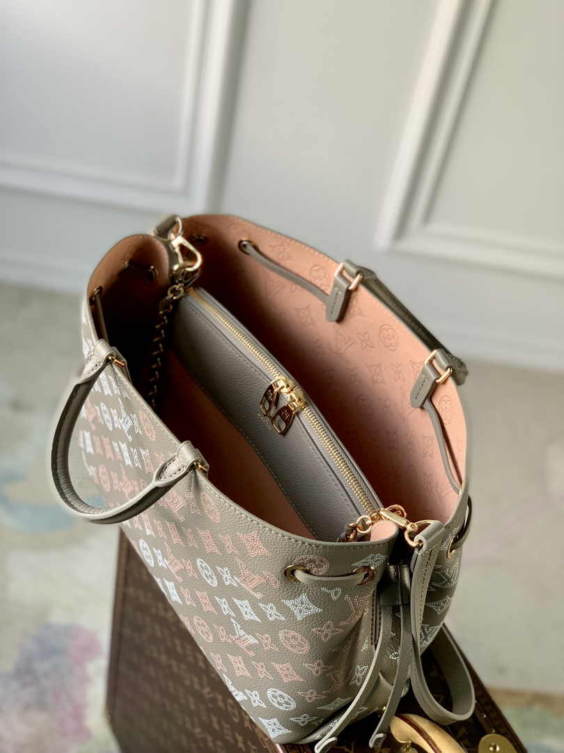 Louis Vuitton Bella Tote M23395 Gray Mahina Calfskin - Default Title - View 8