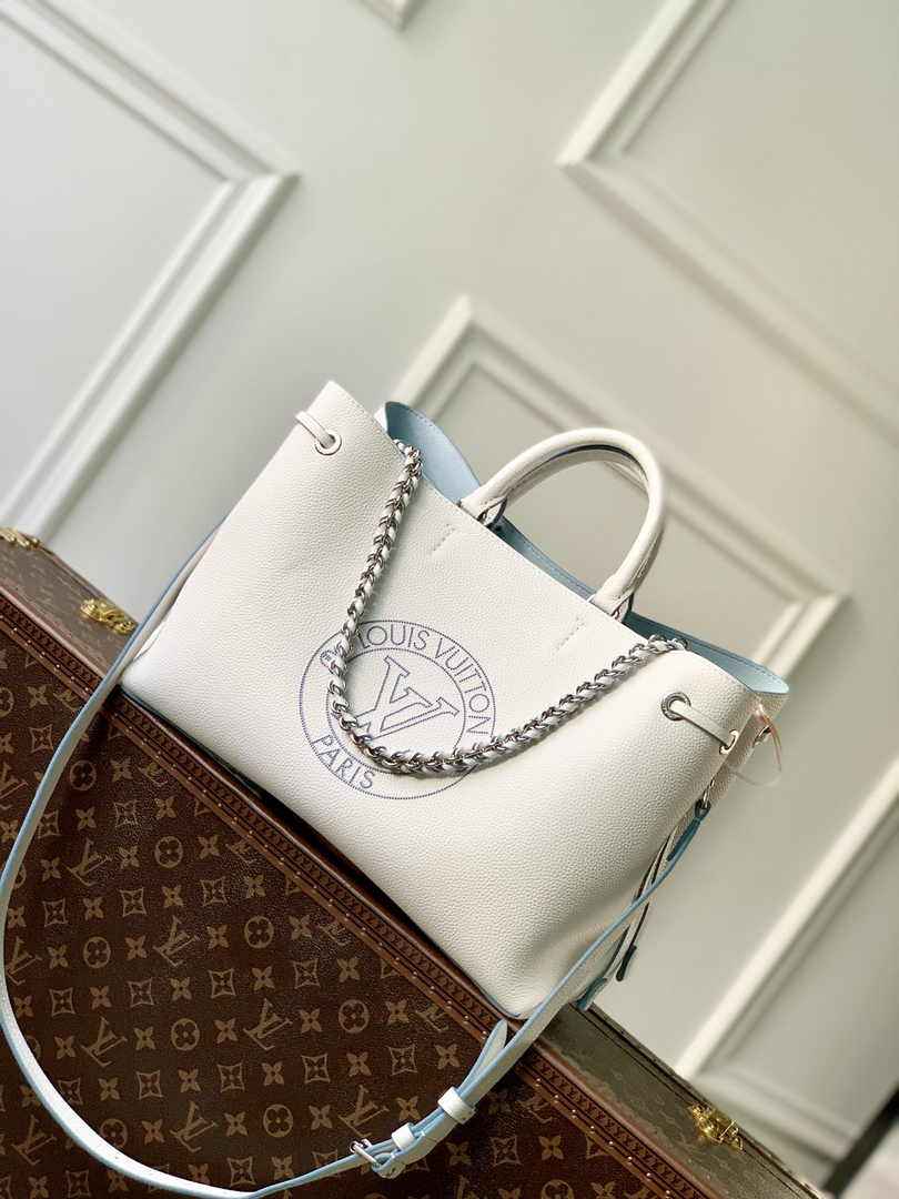 Louis Vuitton Bella Tote M11733