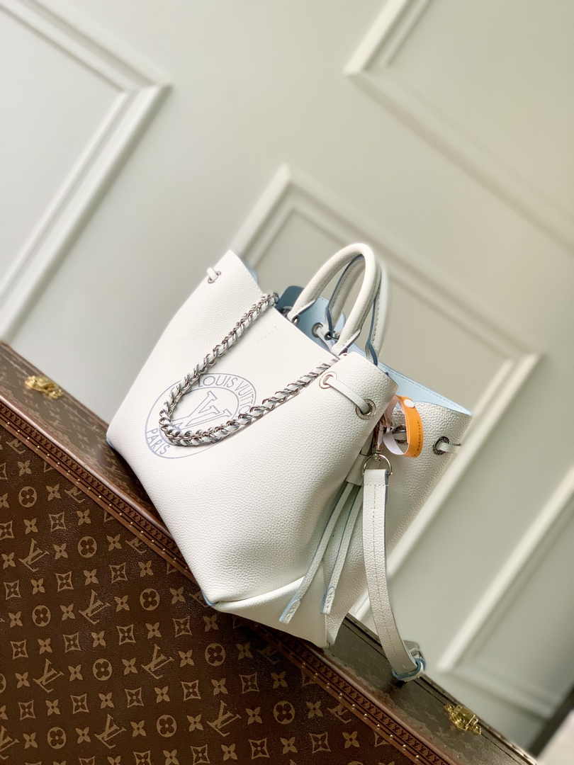 Louis Vuitton Bella Tote M11733 - Default Title - View 2