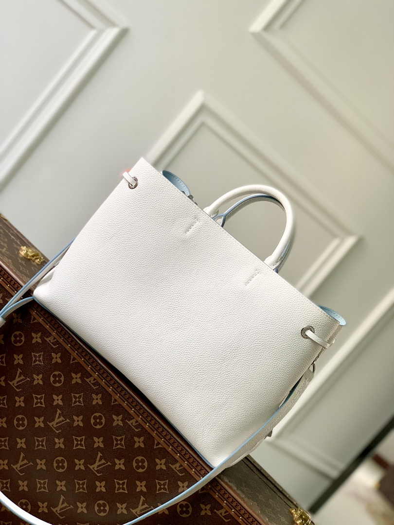 Louis Vuitton Bella Tote M11733 - Default Title - View 3