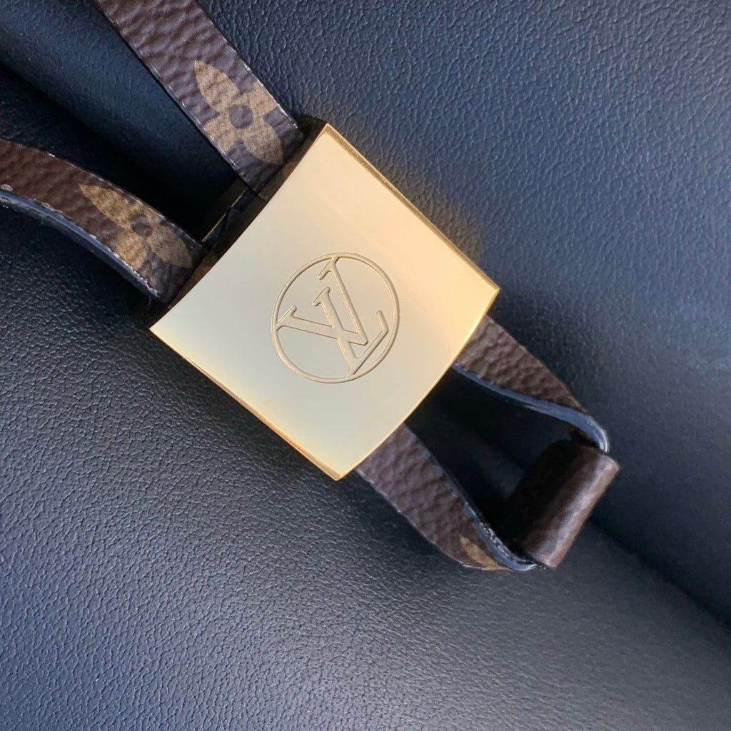 Louis Vuitton Bloom PM M13843 Black Leather Shoulder Bag