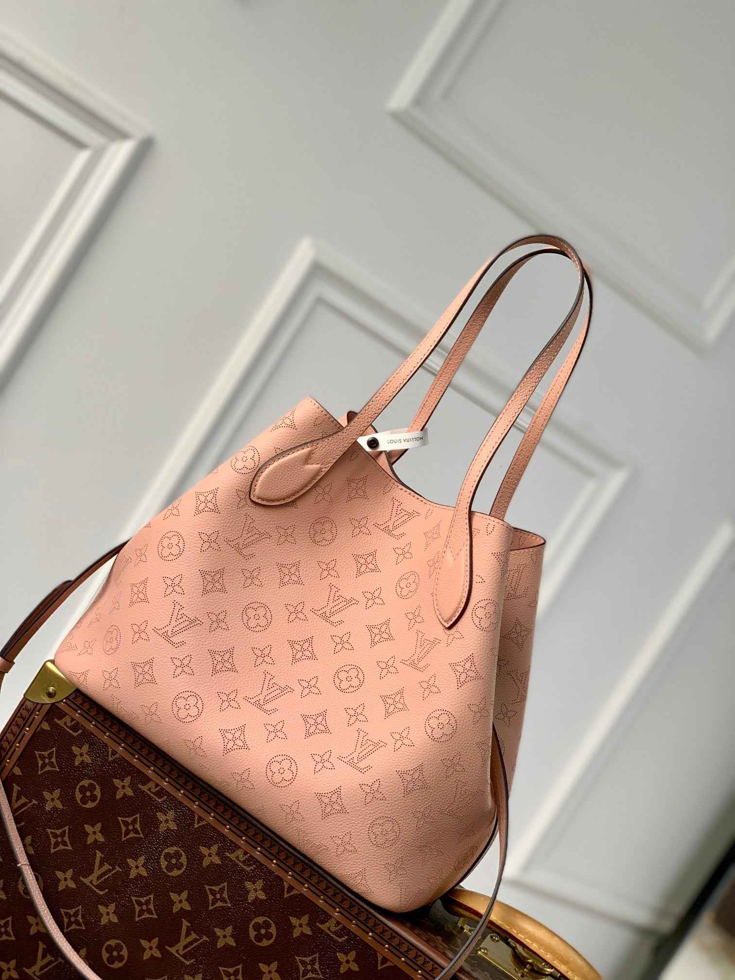Louis Vuitton Blossom MM Bag M21850 pink - Default Title - View 3