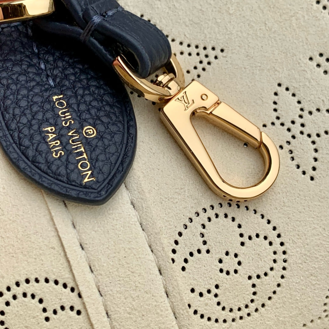 Louis Vuitton Blossom PM Bag M14317