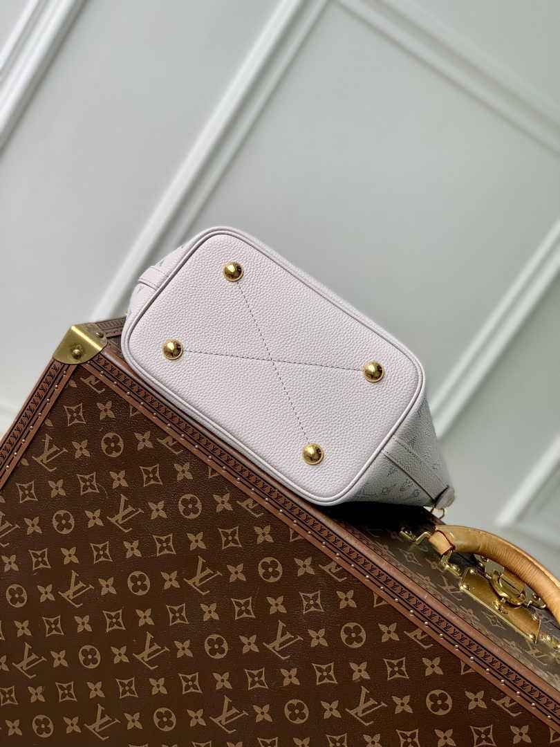 Louis Vuitton Blossom PM Bag M12088 - Default Title - View 4
