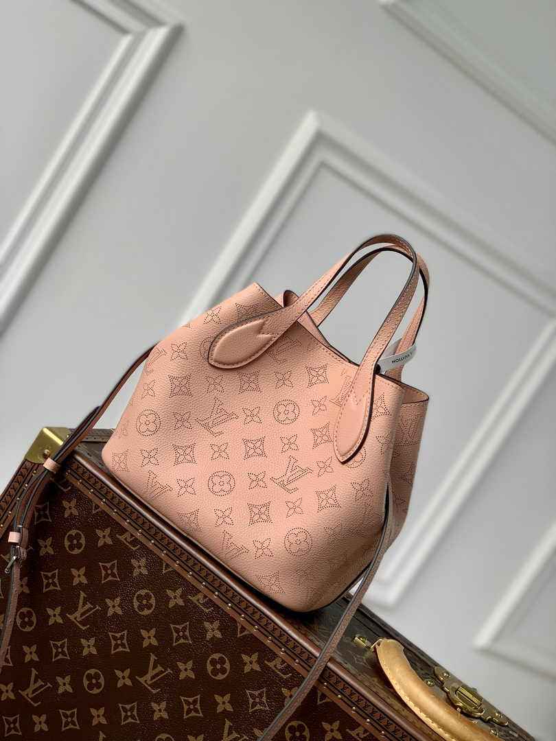 Louis Vuitton Blossom PM Bag M23196 - Default Title - View 3
