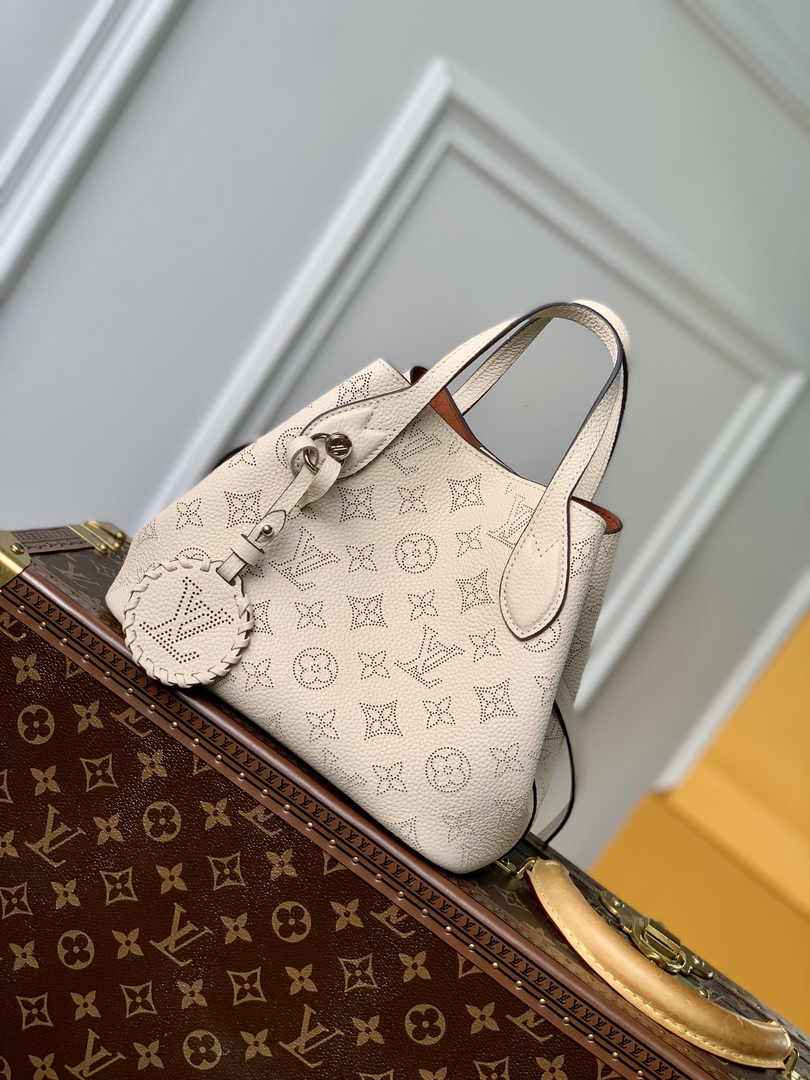 Louis Vuitton Blossom PM Bag M21909 - Default Title - View 2