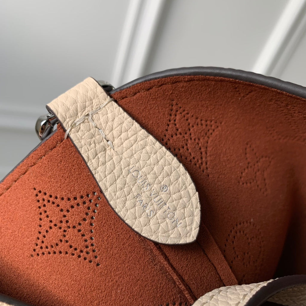 Louis Vuitton Blossom PM Bag M21909 - Default Title - View 9