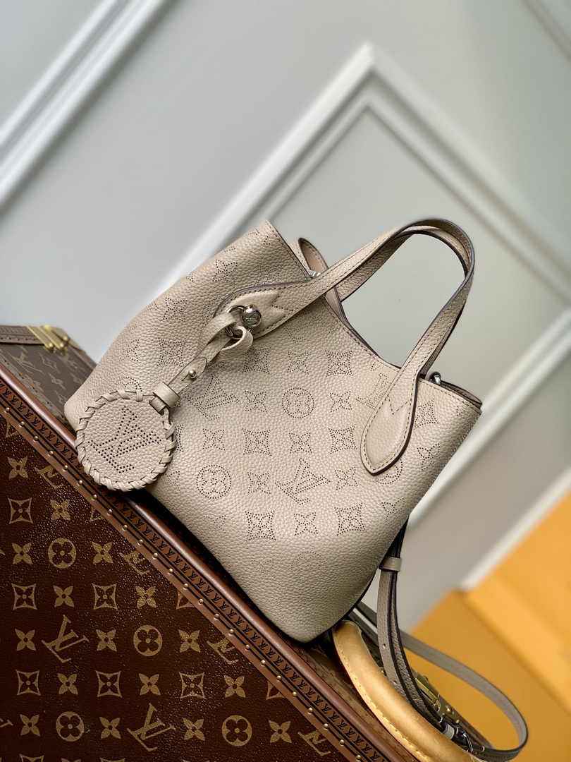 Louis Vuitton Blossom PM Bag M21849 - Default Title - View 2