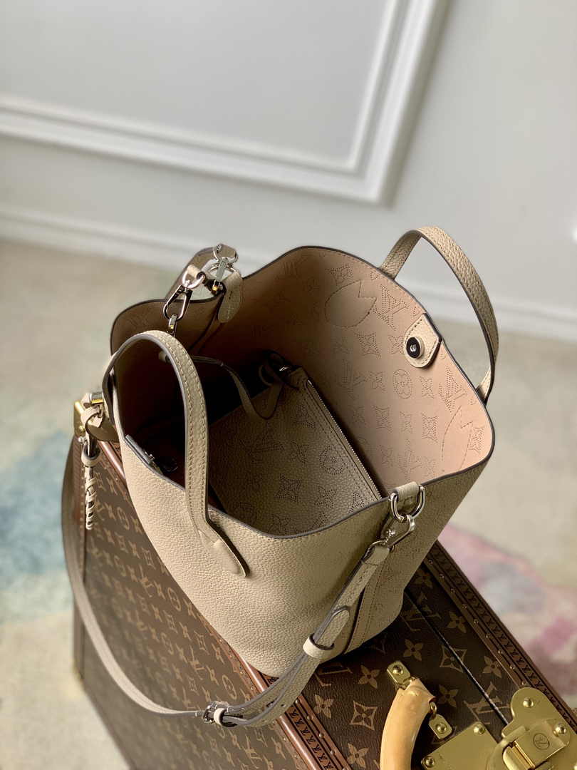 Louis Vuitton Blossom PM Bag M21849 - Default Title - View 5