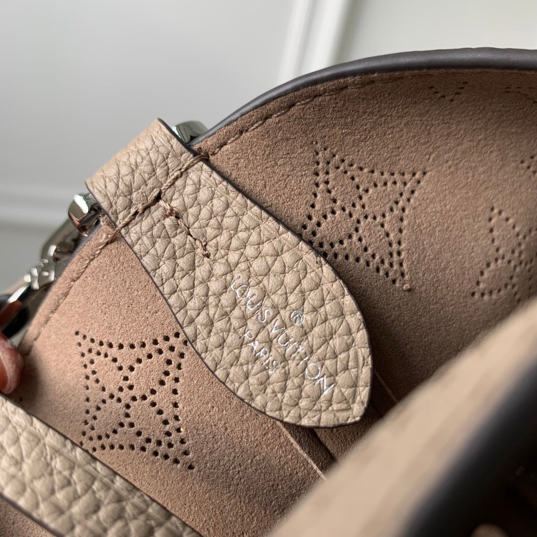 Louis Vuitton Blossom PM Bag M21849 - Default Title - View 9