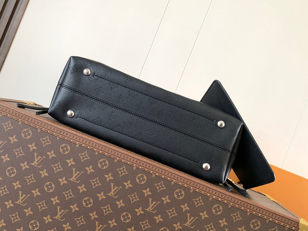 Louis Vuitton Boundless Shoulder Bag M13179 - Black Mahina Leather