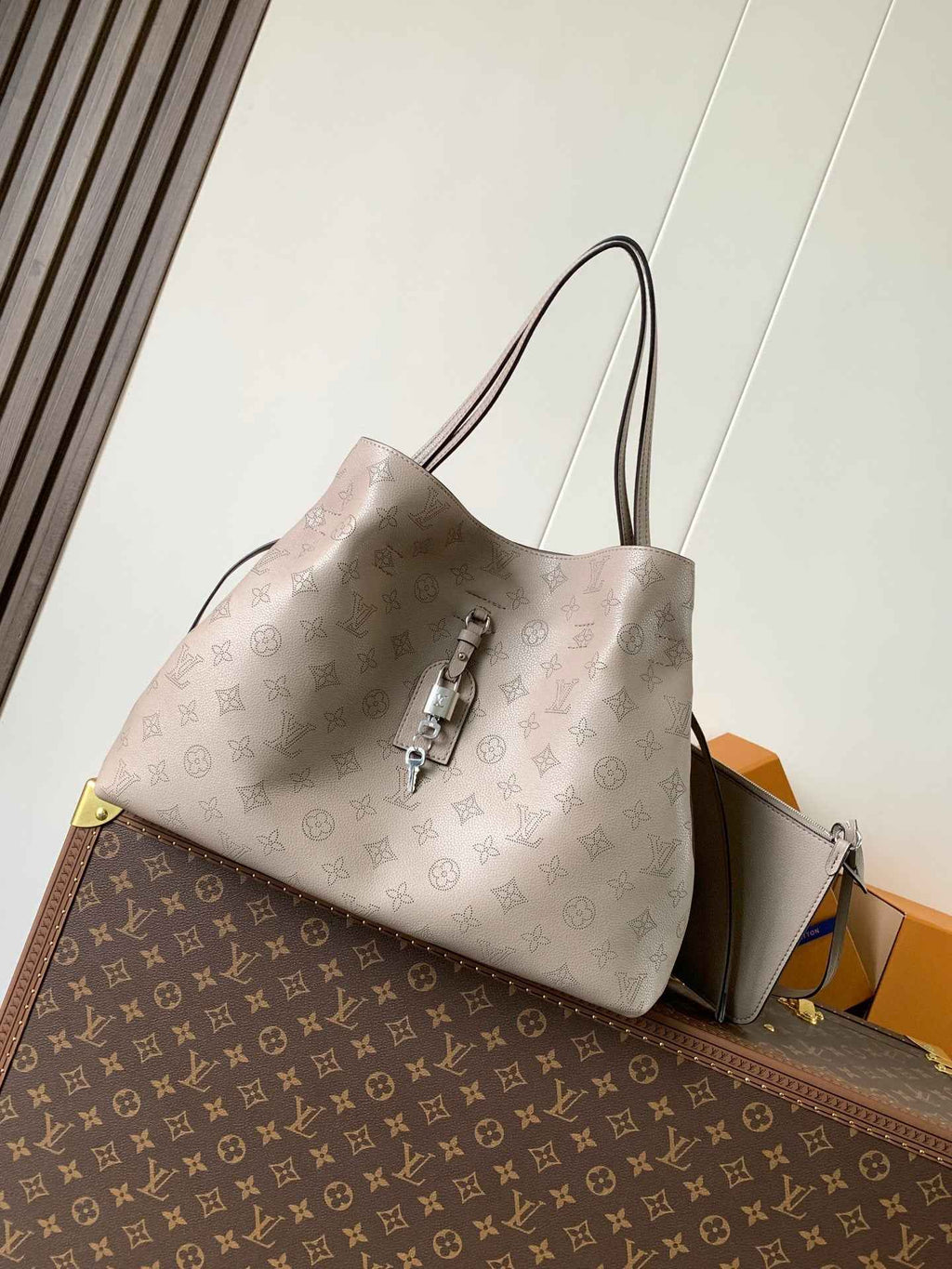 Louis Vuitton Boundless Shoulder Bag M13180 - Beige Mahina Leather
