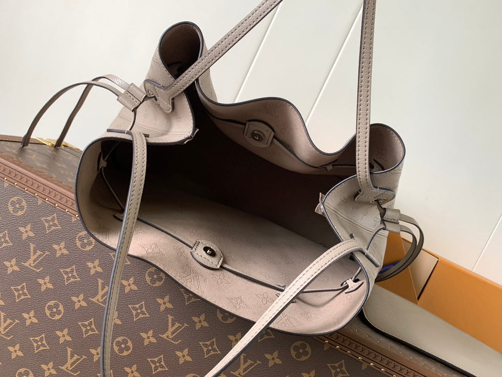 Louis Vuitton Boundless Shoulder Bag M13180 - Beige Mahina Leather