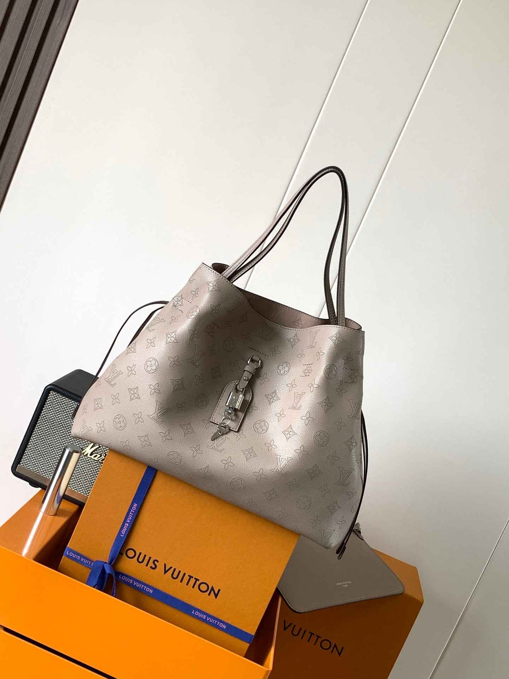 Louis Vuitton Boundless Shoulder Bag M13180 - Beige Mahina Leather