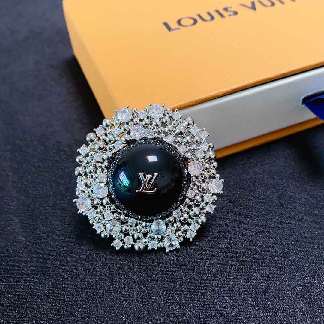 Louis Vuitton LV Constellation Brooch M01904