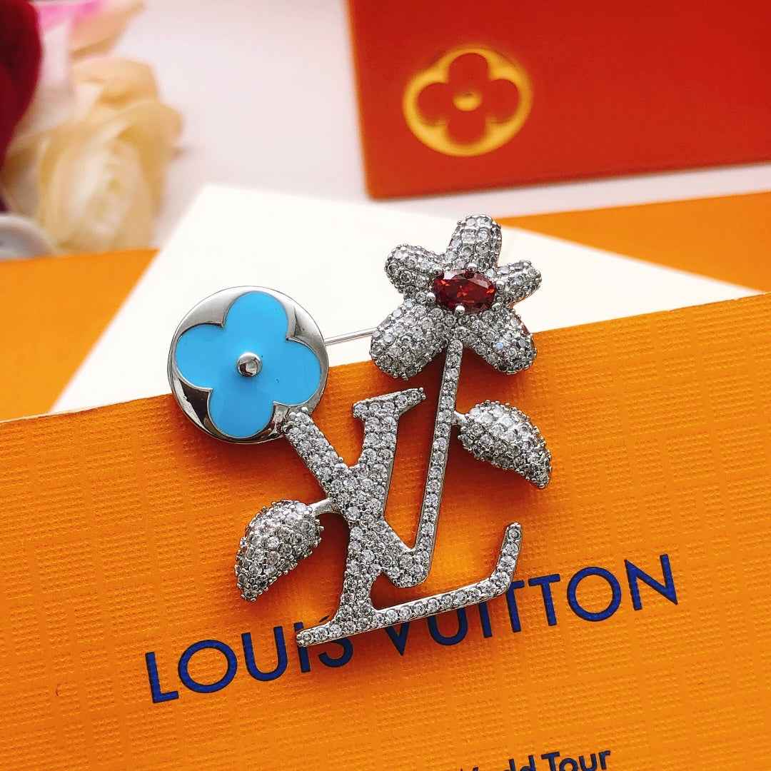Louis Vuitton LV Blooming Brooch M01857