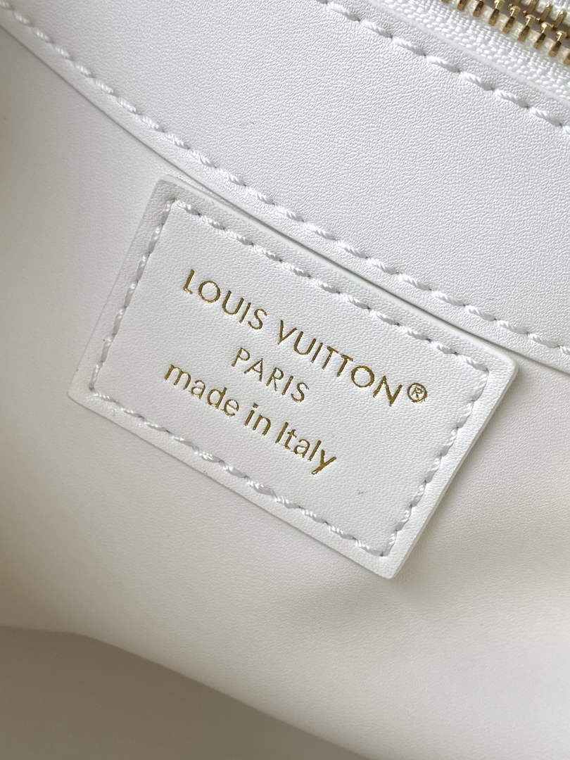 Louis Vuitton Capucines Mini Bag, M14295 Washed White Rattan and denim