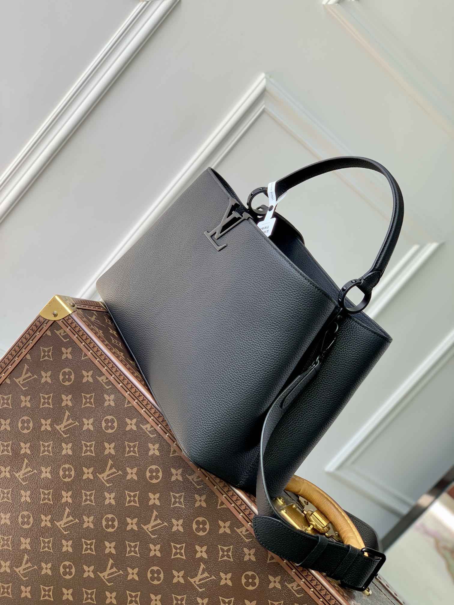 Louis Vuitton Capucines GM Souple M24880 Black