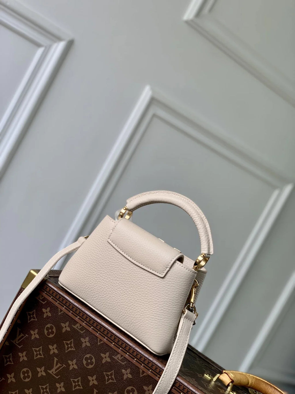 Louis Vuitton Capucines Mini Bag, M12938 Taurillon leather