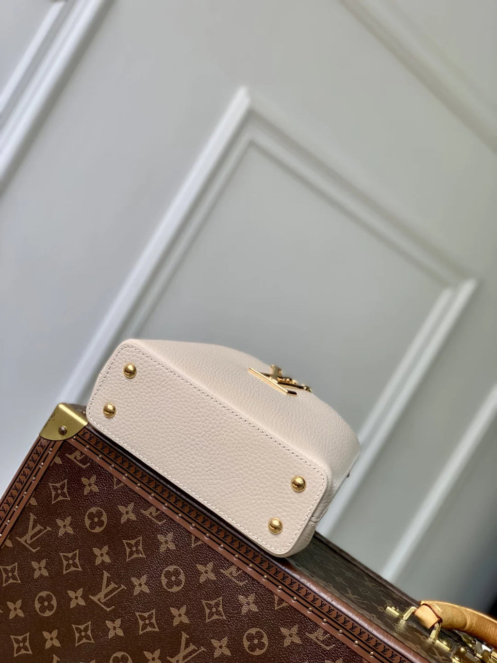 Louis Vuitton Capucines Mini Bag, M12938 Taurillon leather