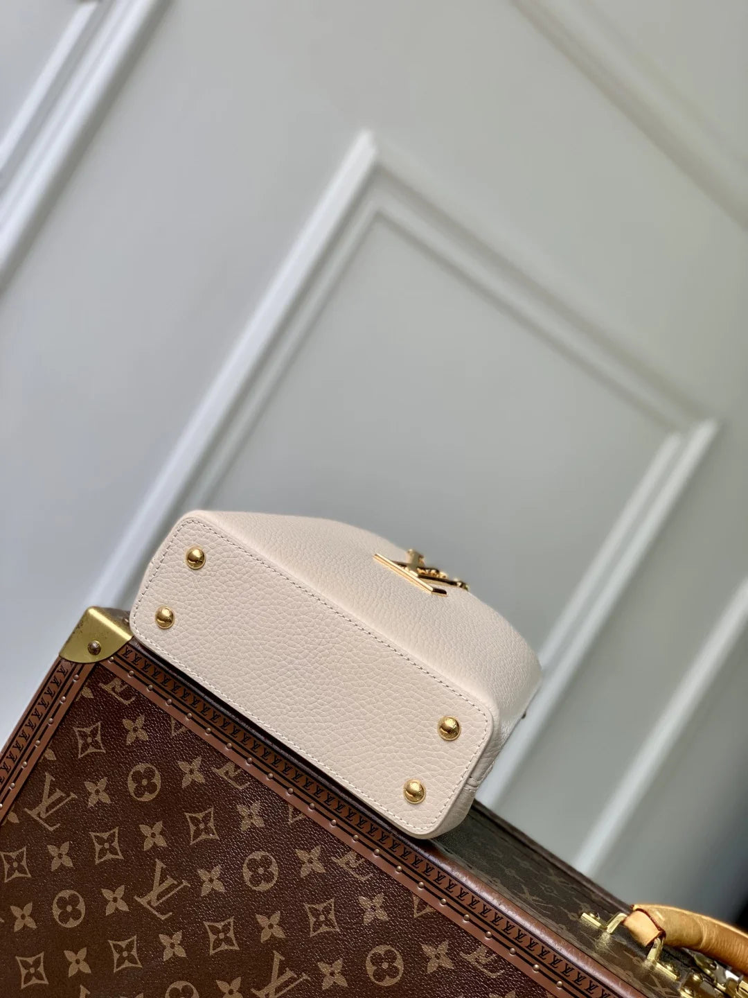 Louis Vuitton Capucines Mini Bag, M12938 Taurillon leather