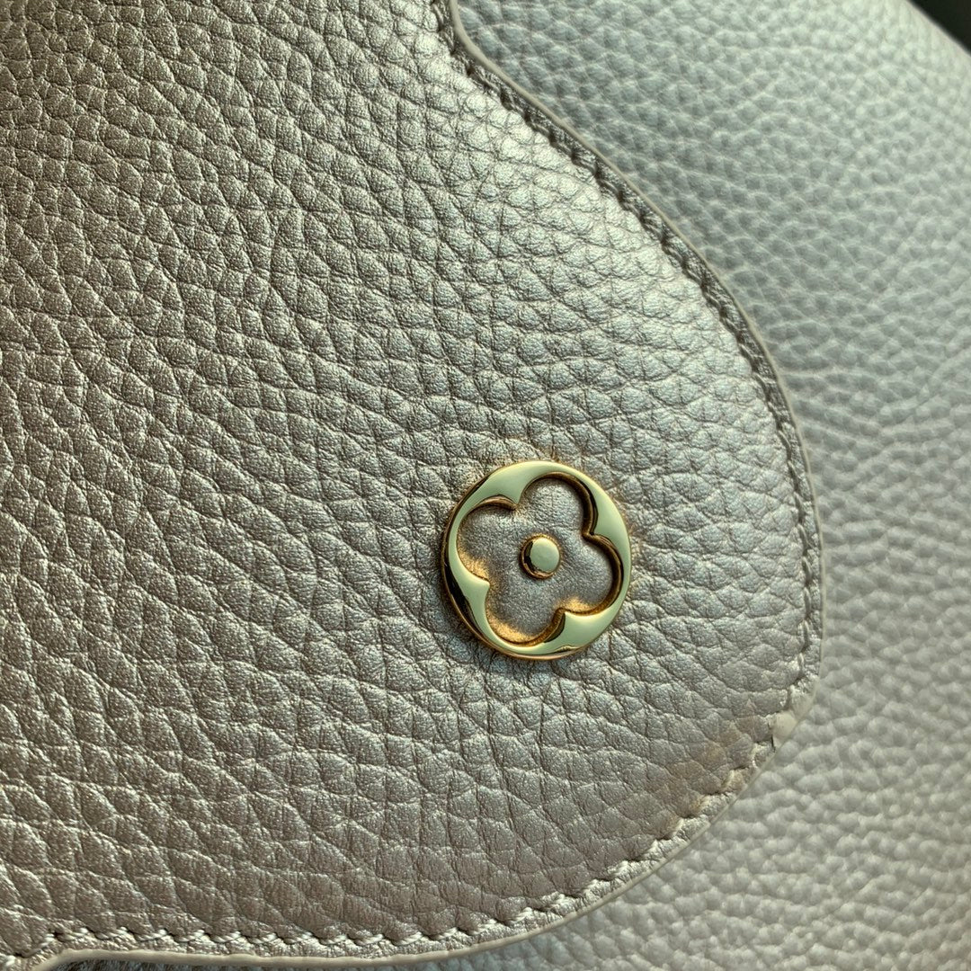 Louis Vuitton Capucines Mini Bag M22436 Gold Taurillon leather