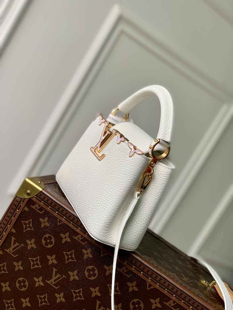 Louis Vuitton Capucines Mini Bag M23331 White Taurillon leather
