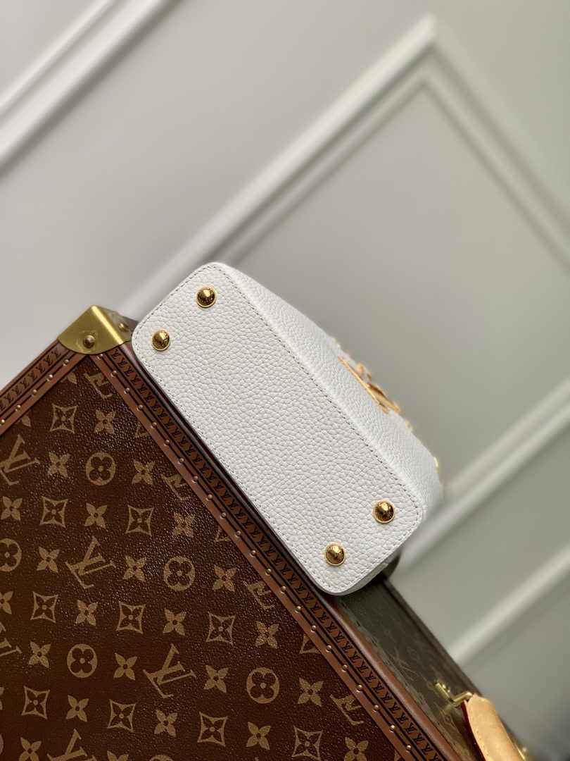 Louis Vuitton Capucines Mini Bag M23331 White Taurillon leather