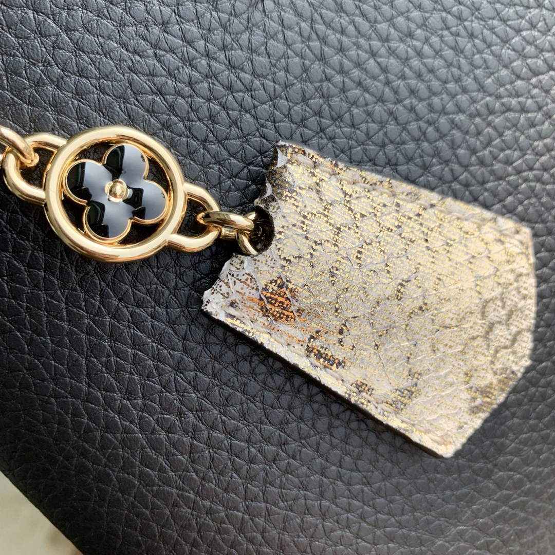 Louis Vuitton Capucines Mini Bag, M24729 In Taurillon Leather