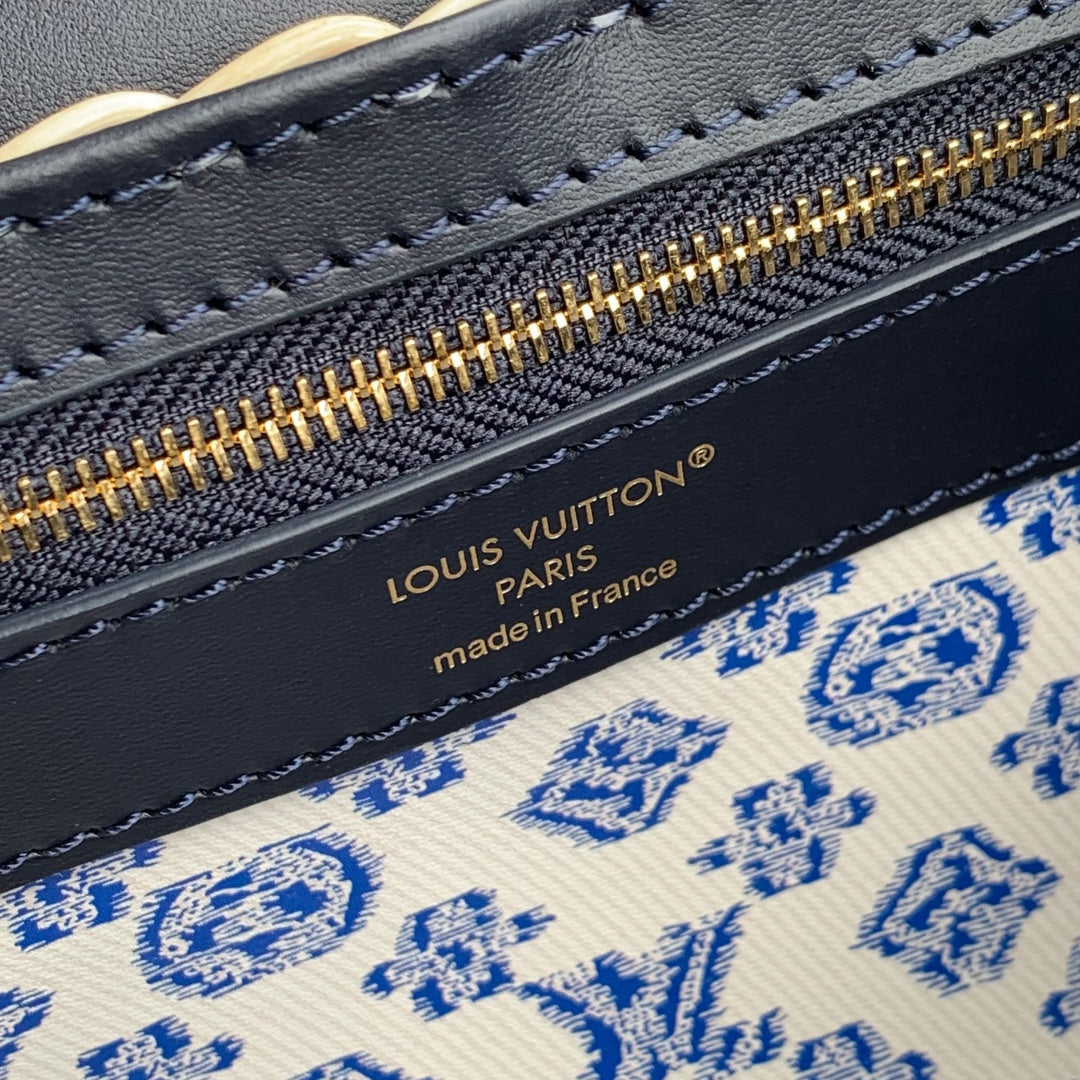 Louis Vuitton Capucines Mini Bag, M14365 Navy Rattan and cowhide leather
