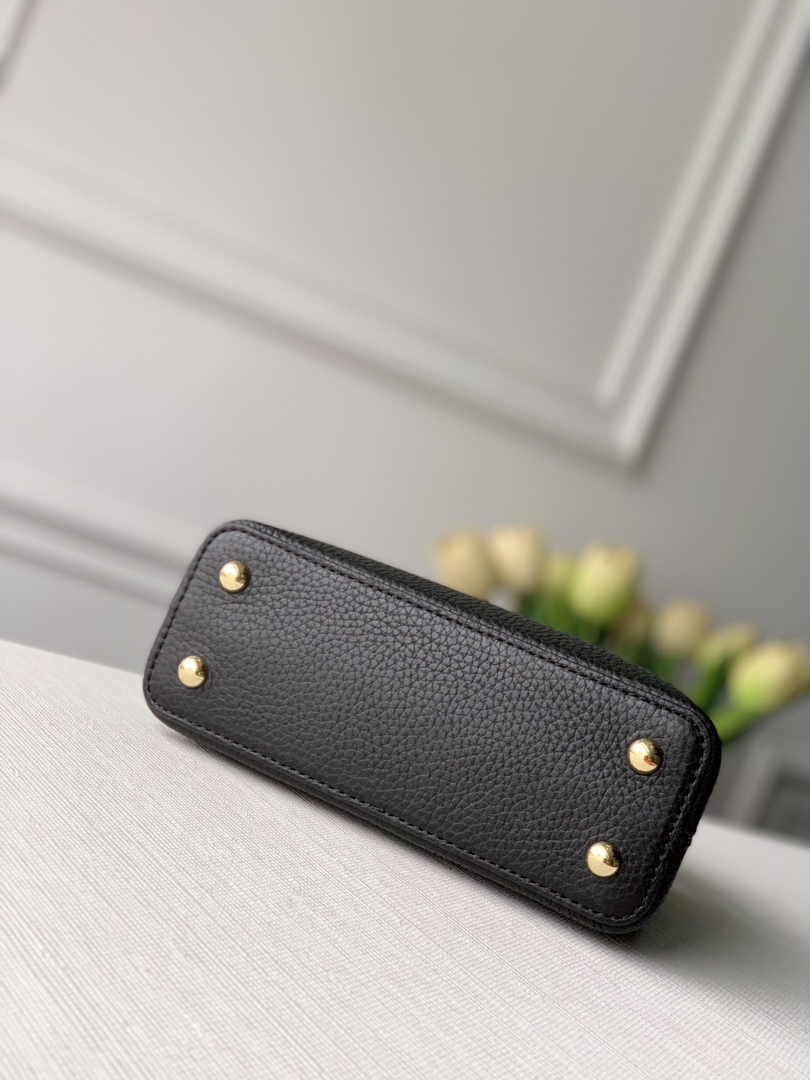 Louis Vuitton Capucines Mini Bag M56071 Black Leather