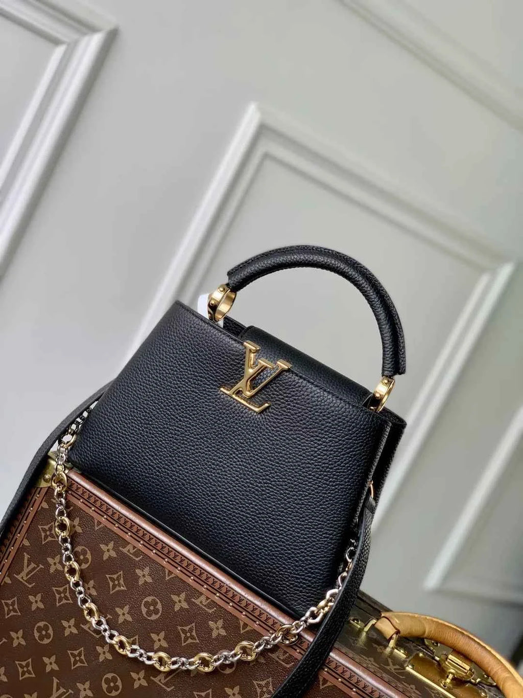 Louis Vuitton Capucines BB Bag, M12936 Taurillon leather