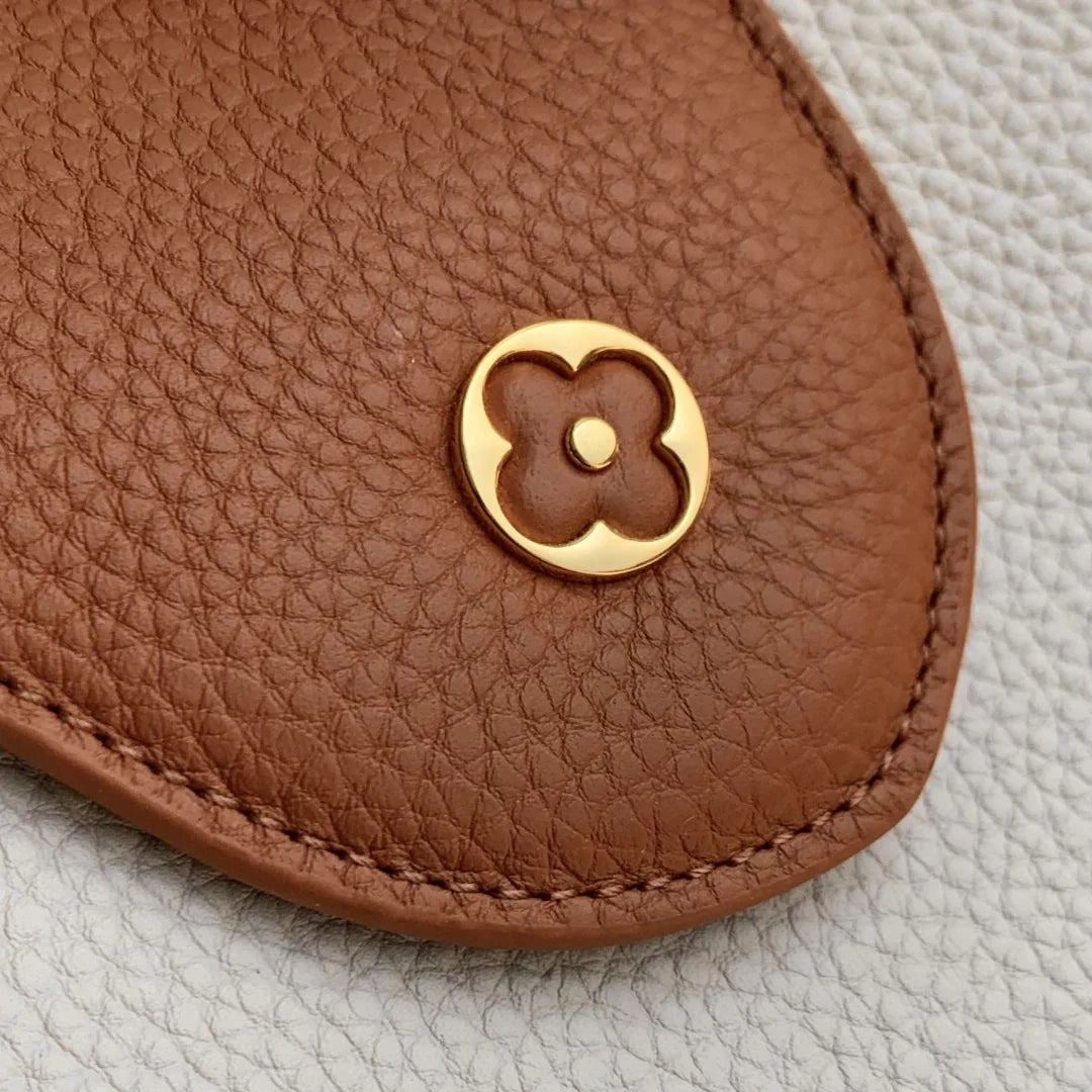 Louis Vuitton Capucines MM Bag, M12952 Taurillon leather