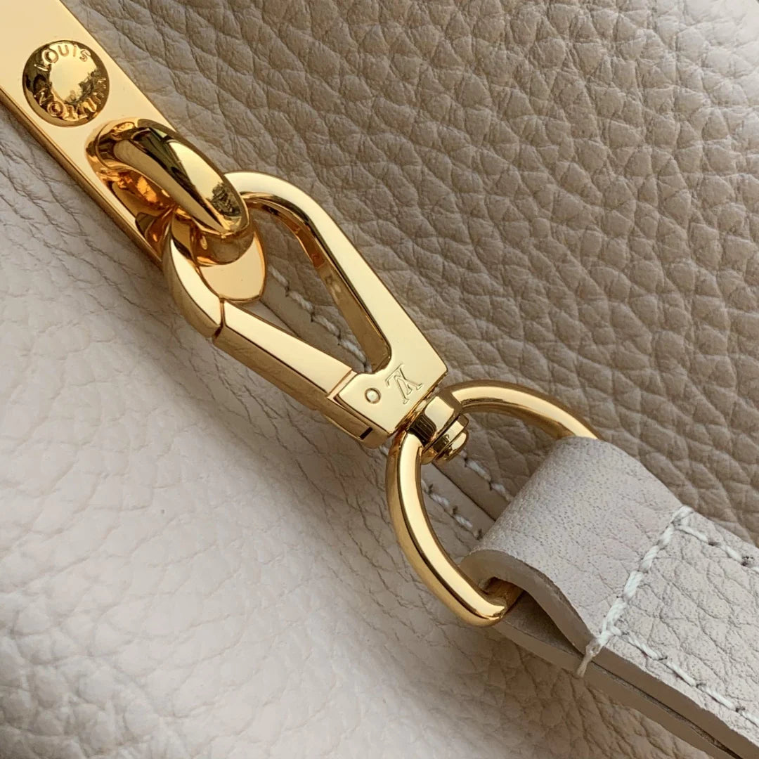 Louis Vuitton Capucines MM Bag, M12952 Taurillon leather