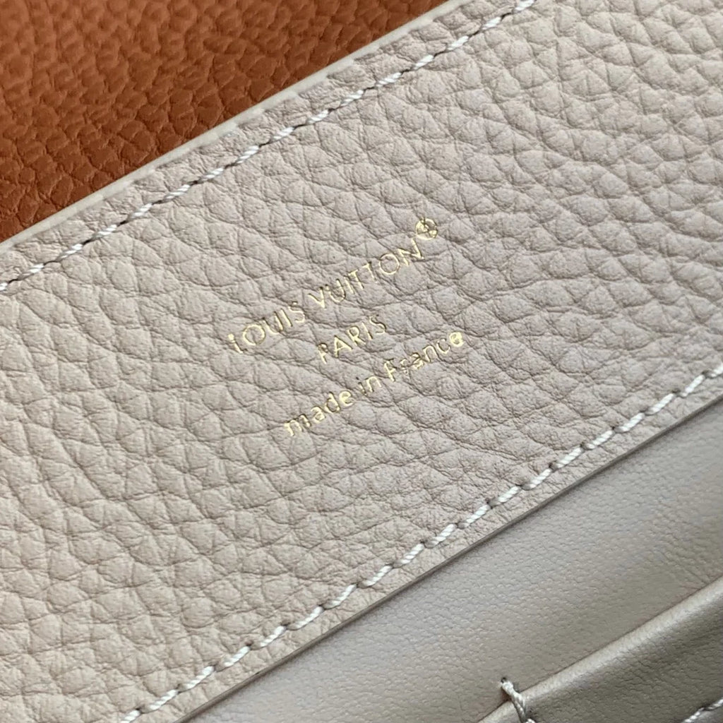 Louis Vuitton Capucines MM Bag, M12952 Taurillon leather