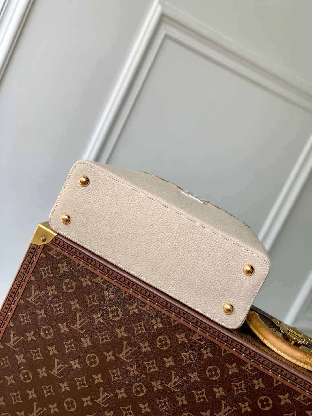 Louis Vuitton Capucines MM Bag, M12952 In Beige Taurillon Leather