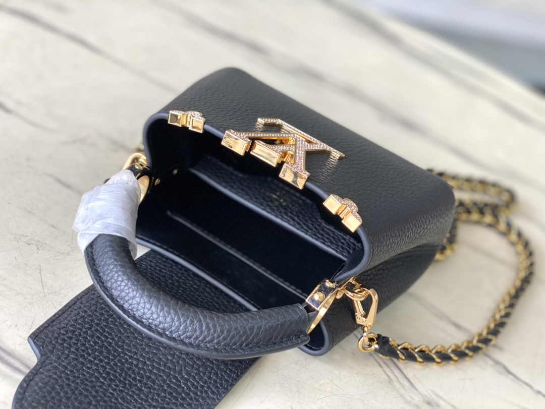 Louis Vuitton Capucines Nano M24583 Black Taurillon leather