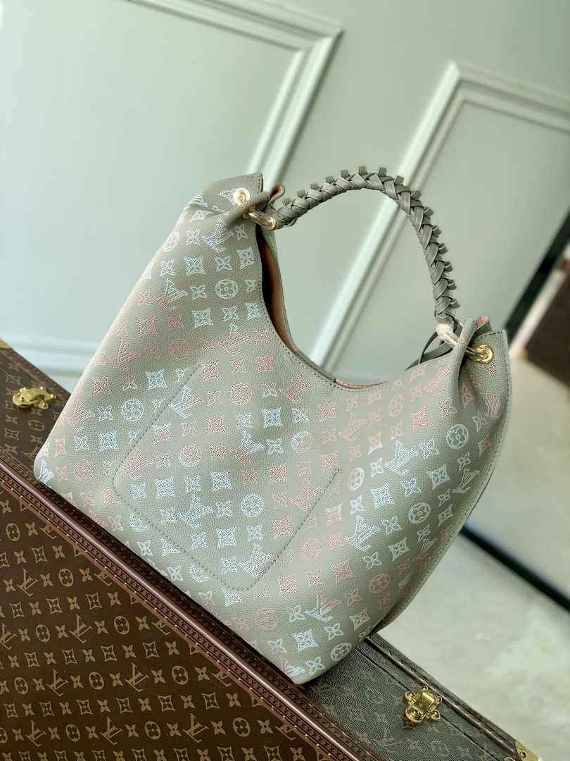 Louis Vuitton Carmel Mahina Leather M12093 - Default Title - View 2