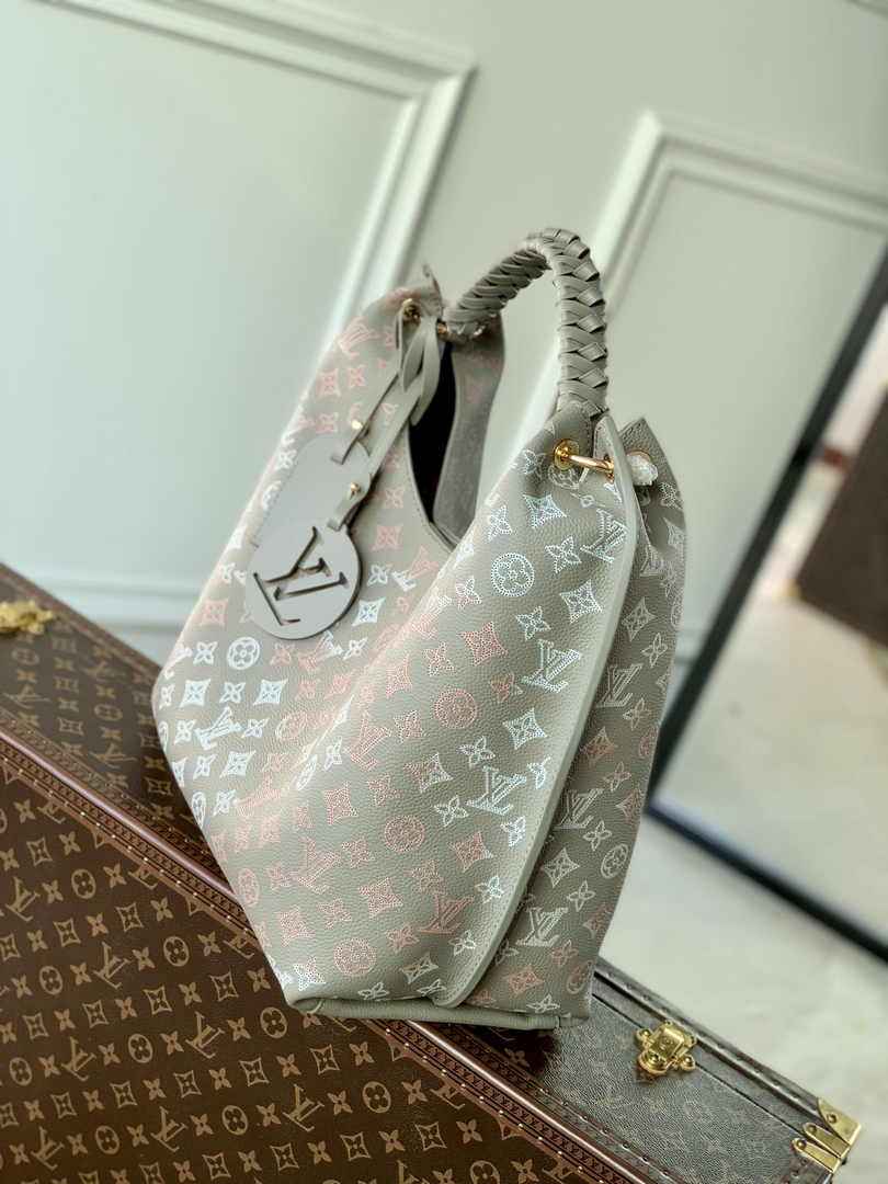 Louis Vuitton Carmel Mahina Leather M12093 - Default Title - View 3