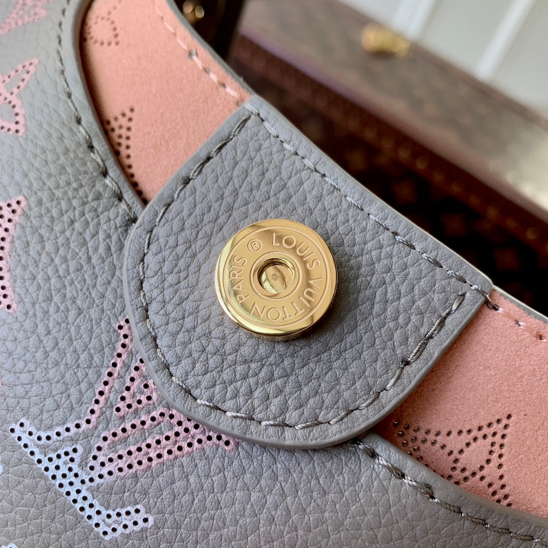 Louis Vuitton Carmel Mahina Leather M12093 - Default Title - View 7