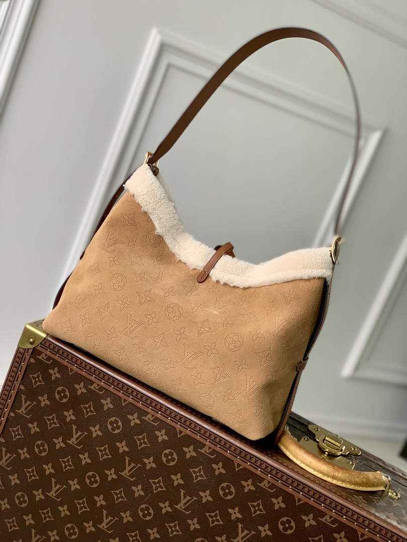 Louis Vuitton CarryAll PM Bag M11843 Beige Suede leather