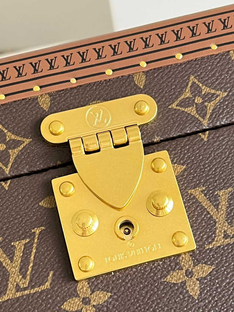 Louis Vuitton Coffret Accessoires Monogram M20209 Pink - Default Title - View 7