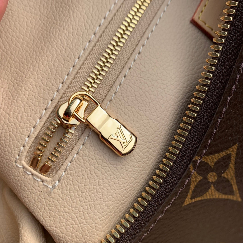 Louis Vuitton Cosmetic Pouch GM M46458